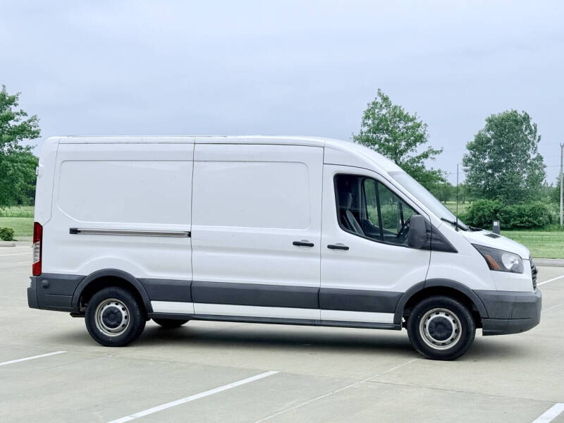 ford transit van 2017 1FTYE2CM2HKB56880 image ford transit van 2017 1FTYE2CM2HKB56880 image